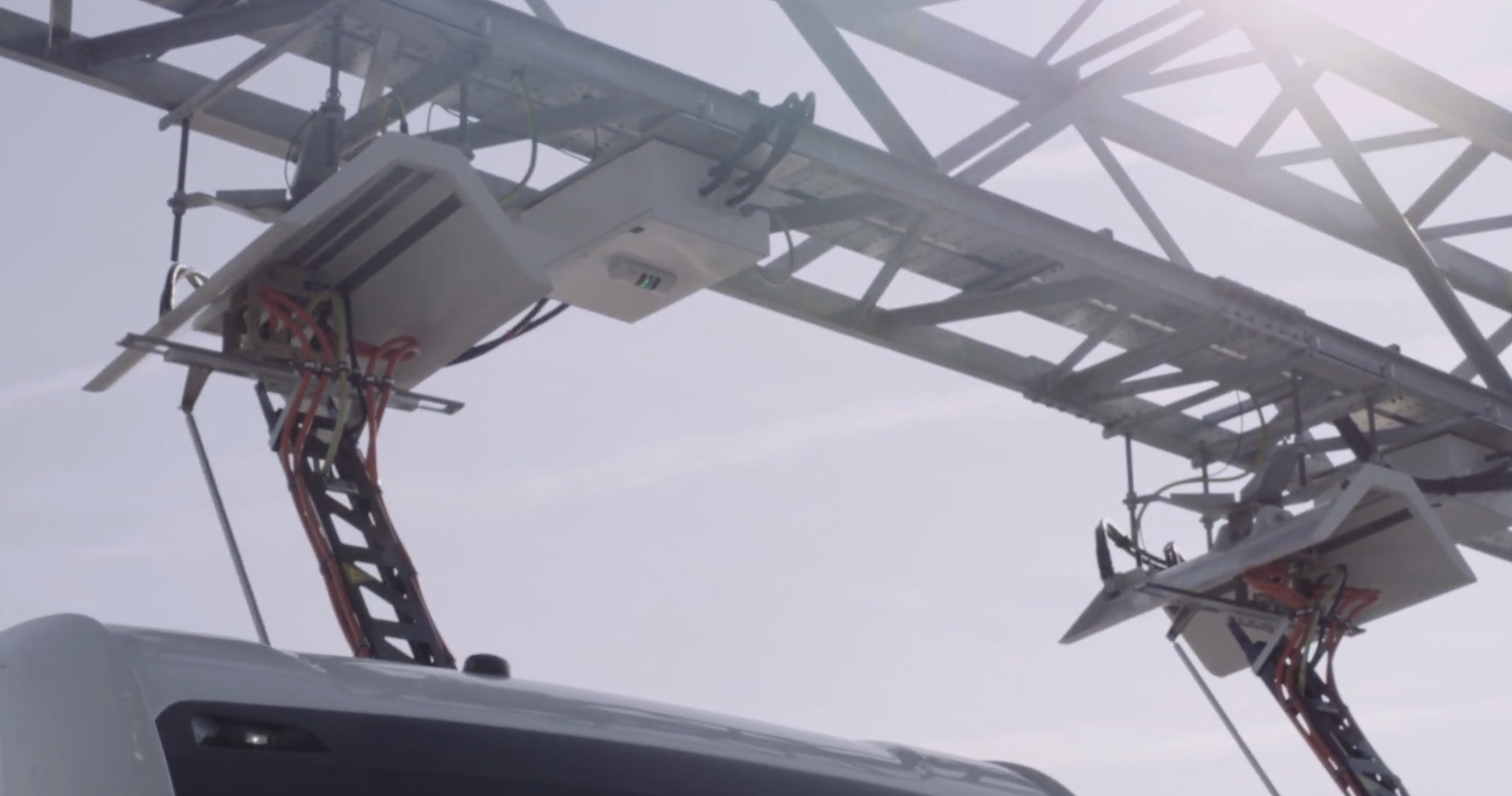 Electric bus charger pantograph