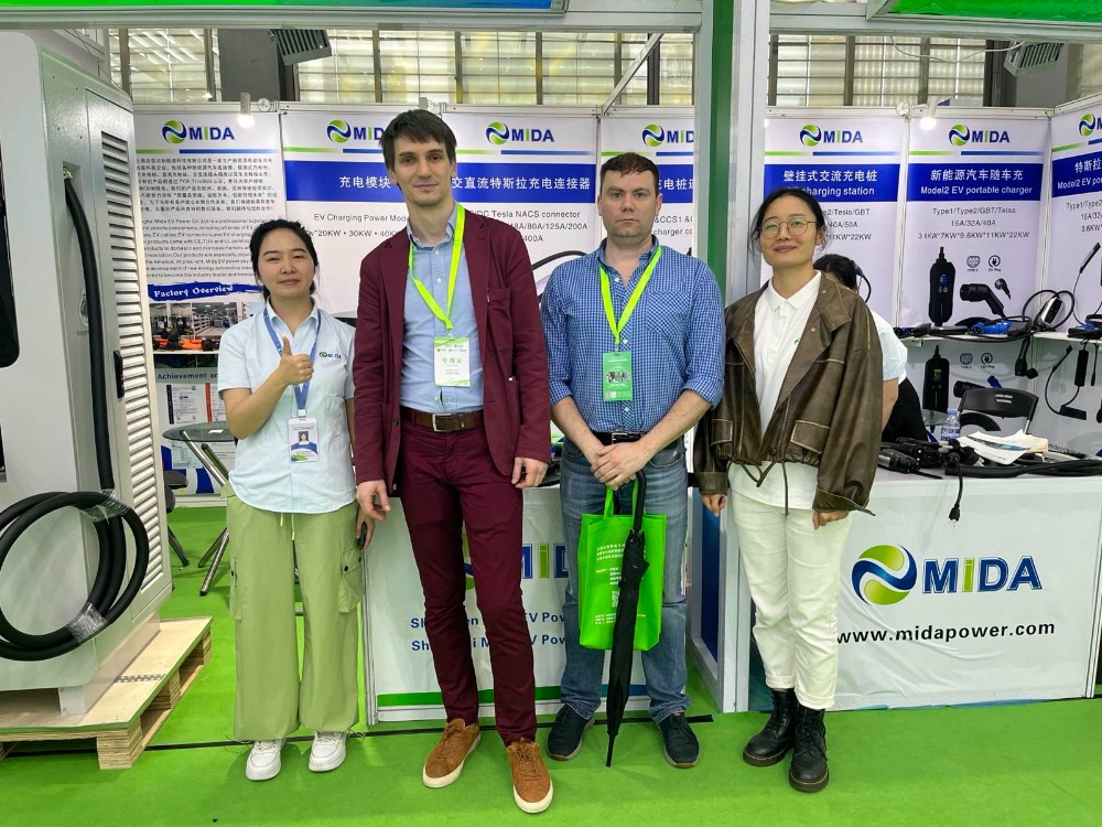 MIDA_Liquid_Cooled_Charging_Station_Shenzhen_Exhibition_2024_Apr_8
